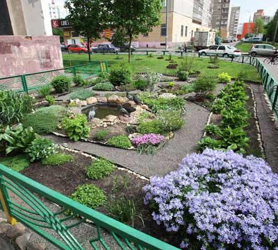 Растения вокруг домов наконец-то можно поливать