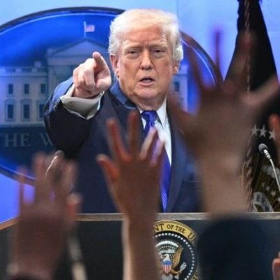 Суд признал незаконными тарифы Трампа — в ответ он ввел пошлину