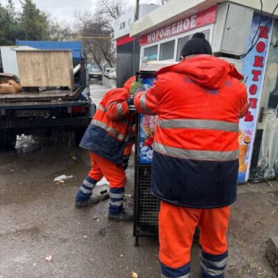 Закрывают электрозаправки, сносят магазины. Бизнес-омбудсмен отреагировал
